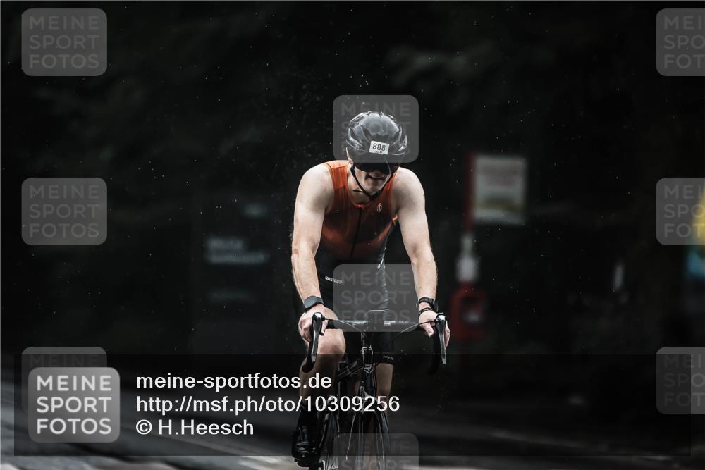 13.09.2026 - Stadtparktriathlon H.Heesch http://msf.ph/oto/10309256 13.09.2026 11:42:13 Radfahren 728, 746, 793, 887, 888, 927 meine-sportfotos.de
