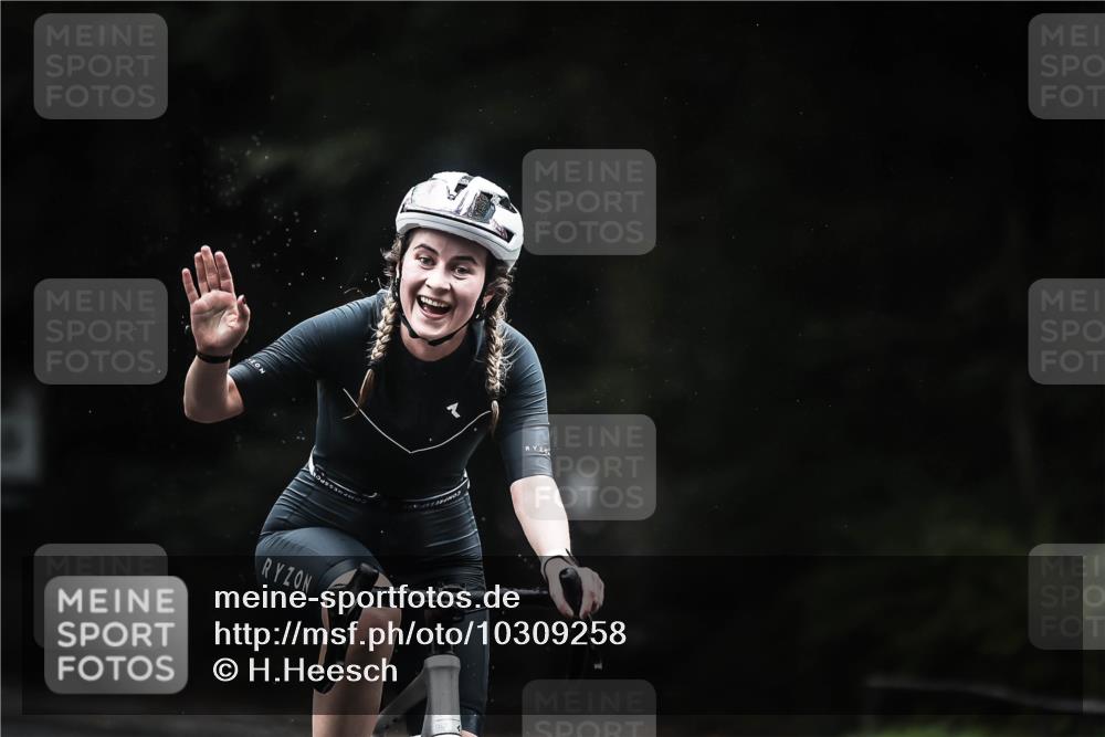 13.09.2026 - Stadtparktriathlon H.Heesch http://msf.ph/oto/10309258 13.09.2026 12:49:09 Radfahren 1093, 1116, 1118, 1253, 1283 meine-sportfotos.de