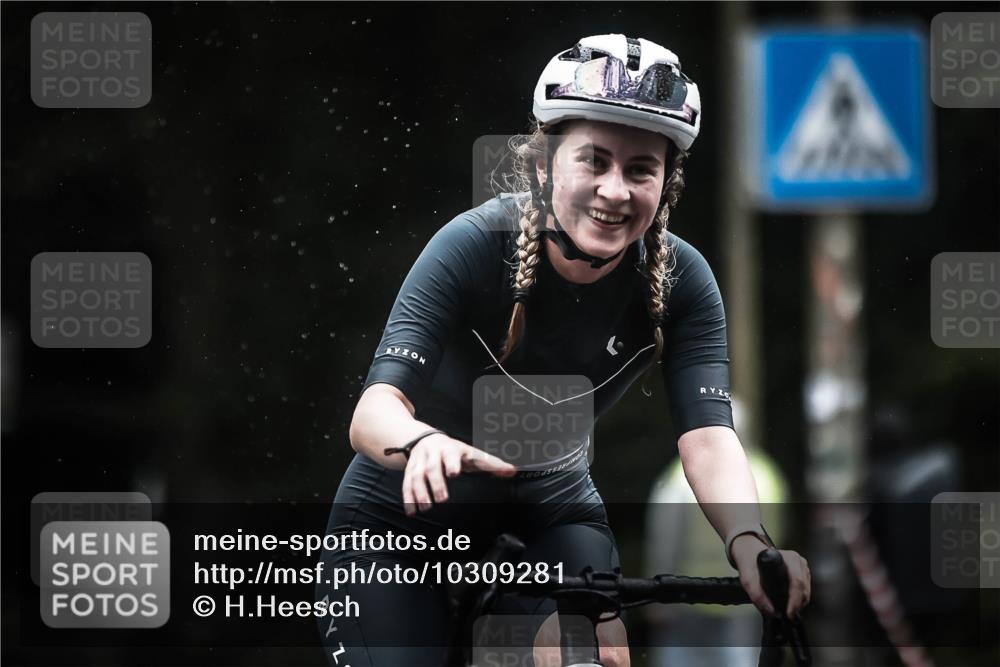 13.09.2026 - Stadtparktriathlon H.Heesch http://msf.ph/oto/10309281 13.09.2026 12:49:10 Radfahren 1093, 1116, 1118, 1253, 1283 meine-sportfotos.de