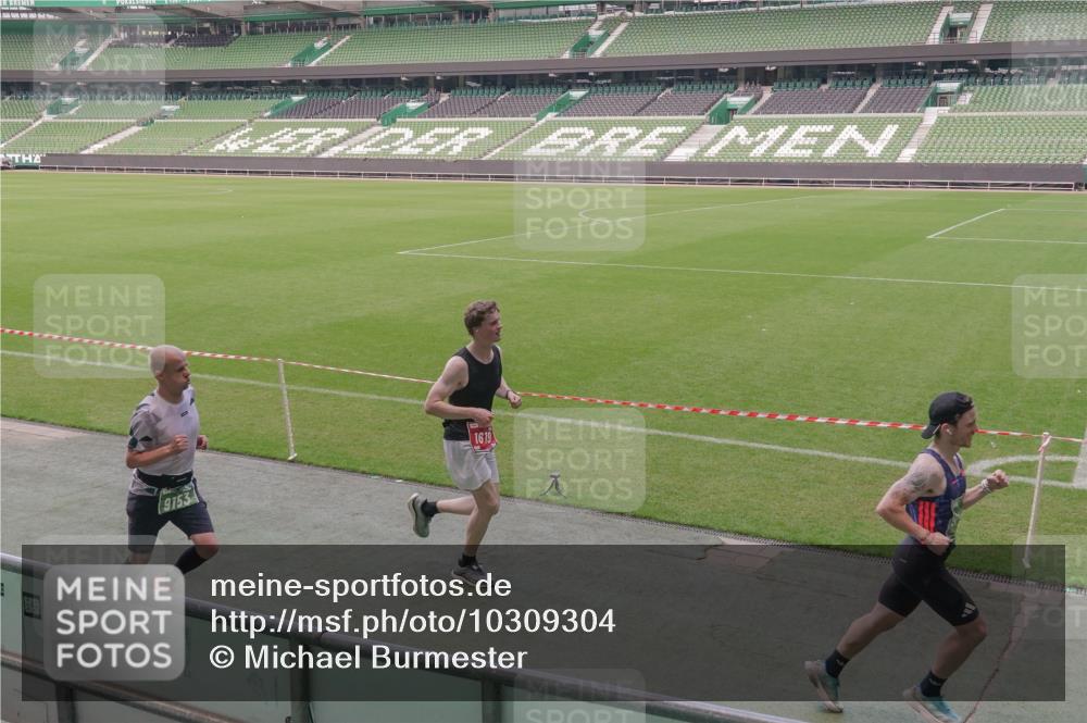 13.09.2026 - 21. swb-Marathon Bremen Michael Burmester http://msf.ph/oto/10309304 13.09.2026 12:42:35 Laufen im Stadion 439, 749, 819, 1009, 1223, 1224, 1411, 1562, 1619, 1667, 1712, 1745, 1797, 1822, 1850, 1862, 1879, 1921, 2094, 2207, 2651, 2683, 2986, 3251, 3368, 3584, 3624, 3688, 4096, 4399, 4795, 4847, 5316, 5663, 5672, 5828, 6198, 6264, 6359, 6929, 6991, 7141, 8311, 8383, 8394, 8689, 8749, 8994, 9065, 9120, 9200, 9533, 9849, 277, 346, 453, 807, 895, 901, 1118, 1248, 1320, 1323, 1472, 1576, 1587, 1717, 1751, 1911, 2141, 2352, 2670, 3080, 3606, 5160, 5163, 5912, 6112, 7650 meine-sportfotos.de