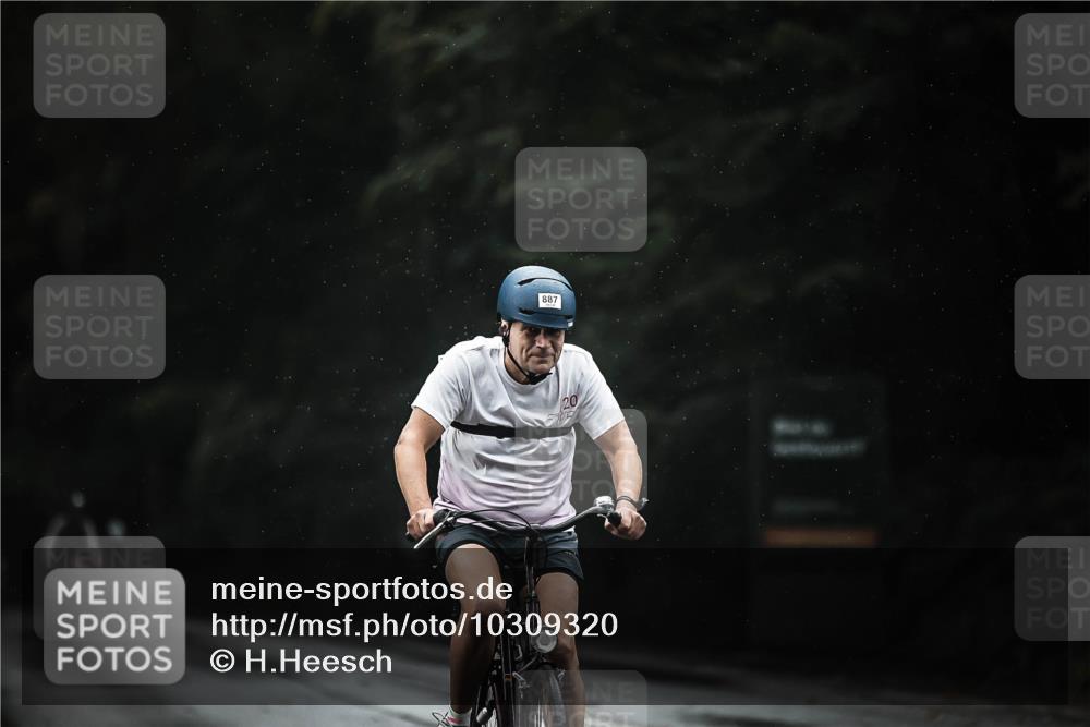 13.09.2026 - Stadtparktriathlon H.Heesch http://msf.ph/oto/10309320 13.09.2026 11:42:17 Radfahren 728, 746, 793, 887, 888 meine-sportfotos.de