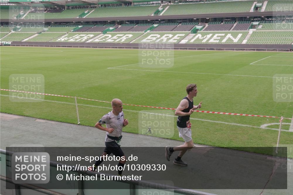 13.09.2026 - 21. swb-Marathon Bremen Michael Burmester http://msf.ph/oto/10309330 13.09.2026 12:42:36 Laufen im Stadion 439, 749, 819, 1009, 1223, 1224, 1411, 1562, 1619, 1667, 1712, 1745, 1797, 1822, 1850, 1862, 1879, 1921, 2094, 2207, 2651, 2683, 2986, 3251, 3368, 3584, 3624, 3688, 4096, 4399, 4795, 4847, 5316, 5663, 5672, 5828, 6198, 6264, 6359, 6929, 6991, 7141, 8311, 8383, 8394, 8689, 8749, 8994, 9065, 9120, 9153, 9200, 9533, 9849, 277, 346, 453, 807, 895, 901, 1118, 1248, 1320, 1323, 1472, 1576, 1587, 1717, 1751, 1911, 2141, 2352, 2670, 3080, 3606, 5160, 5163, 5912, 6112, 7650 meine-sportfotos.de