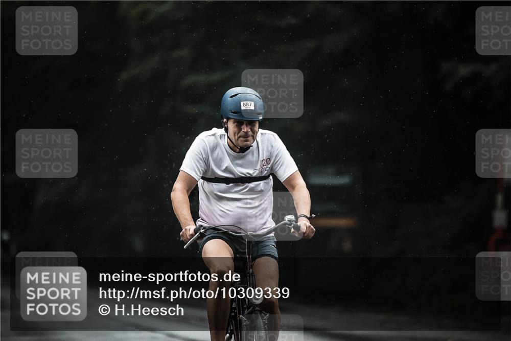 13.09.2026 - Stadtparktriathlon H.Heesch http://msf.ph/oto/10309339 13.09.2026 11:42:17 Radfahren 728, 746, 793, 887, 888 meine-sportfotos.de