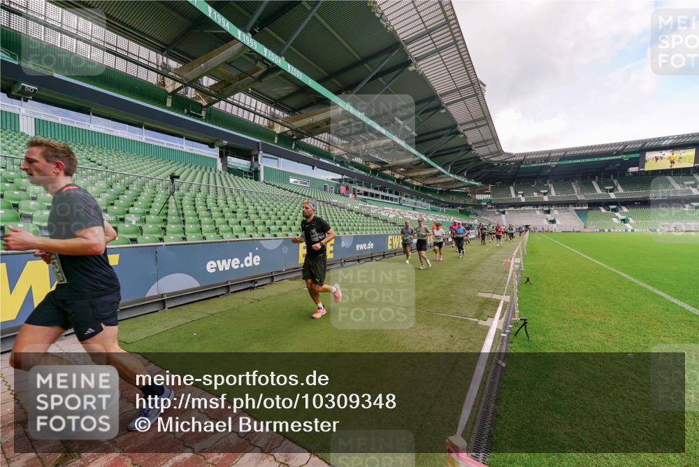 13.09.2026 - 21. swb-Marathon Bremen Michael Burmester http://msf.ph/oto/10309348 13.09.2026 13:05:46 Laufen im Stadion 109, 178, 217, 244, 287, 303, 323, 394, 430, 454, 536, 565, 578, 613, 647, 784, 891, 900, 1073, 1239, 1243, 1274, 1307, 1308, 1365, 1373, 1380, 1456, 1533, 1574, 1581, 1627, 1656, 1687, 1780, 1823, 1909, 1914, 1932, 1941, 2023, 2076, 2089, 2126, 2241, 2244, 2265, 2275, 2301, 2310, 2355, 2356, 2393, 2430, 2452, 2464, 2602, 2723, 2742, 2764, 2867, 2872, 2902, 2910, 2919, 2957, 2959, 2985, 3030, 3055, 3217, 3278, 3320, 3343, 3419, 3444, 3485, 3909 meine-sportfotos.de