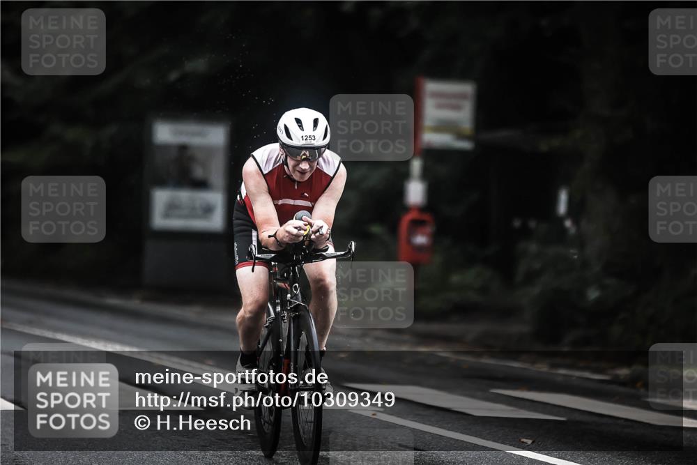 13.09.2026 - Stadtparktriathlon H.Heesch http://msf.ph/oto/10309349 13.09.2026 12:49:14 Radfahren 1118, 1253, 1283 meine-sportfotos.de