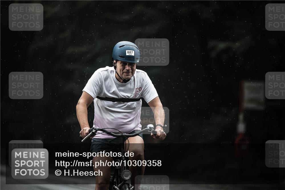 13.09.2026 - Stadtparktriathlon H.Heesch http://msf.ph/oto/10309358 13.09.2026 11:42:18 Radfahren 728, 793, 887, 888 meine-sportfotos.de
