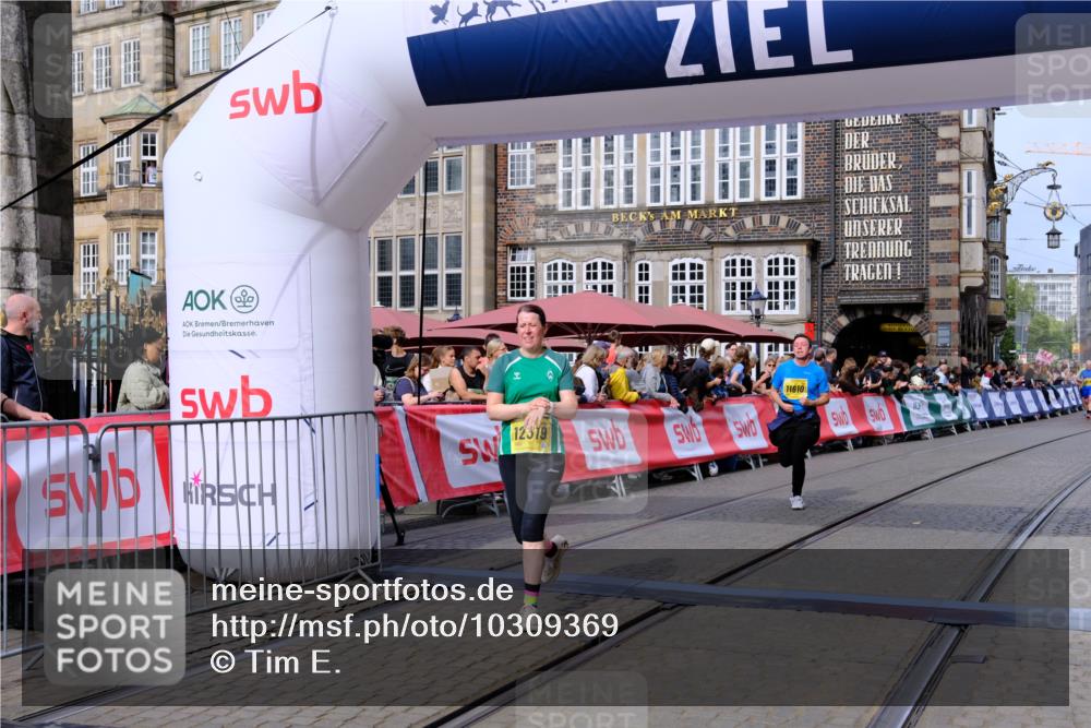 13.09.2026 - 21. swb-Marathon Bremen Tim E. http://msf.ph/oto/10309369 13.09.2026 10:52:34 Ziel 10588, 11371, 11487, 11610, 12319, 13578 meine-sportfotos.de