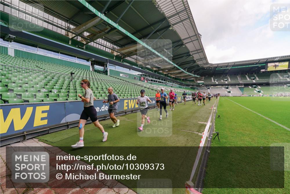 13.09.2026 - 21. swb-Marathon Bremen Michael Burmester http://msf.ph/oto/10309373 13.09.2026 13:05:49 Laufen im Stadion 109, 178, 217, 244, 287, 303, 323, 394, 430, 454, 536, 565, 578, 613, 647, 784, 891, 900, 1073, 1205, 1239, 1243, 1274, 1307, 1308, 1365, 1373, 1380, 1456, 1533, 1574, 1581, 1627, 1656, 1687, 1780, 1823, 1848, 1909, 1914, 1932, 1941, 2023, 2076, 2089, 2126, 2241, 2244, 2265, 2275, 2301, 2310, 2355, 2356, 2393, 2430, 2452, 2464, 2602, 2723, 2742, 2764, 2867, 2872, 2902, 2910, 2919, 2957, 2959, 2985, 3030, 3055, 3217, 3278, 3320, 3343, 3419, 3444, 3485, 3909 meine-sportfotos.de