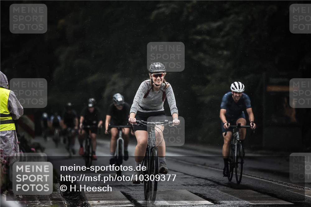 13.09.2026 - Stadtparktriathlon H.Heesch http://msf.ph/oto/10309377 13.09.2026 11:42:24 Radfahren 722, 778, 780, 862, 867, 878, 887 meine-sportfotos.de