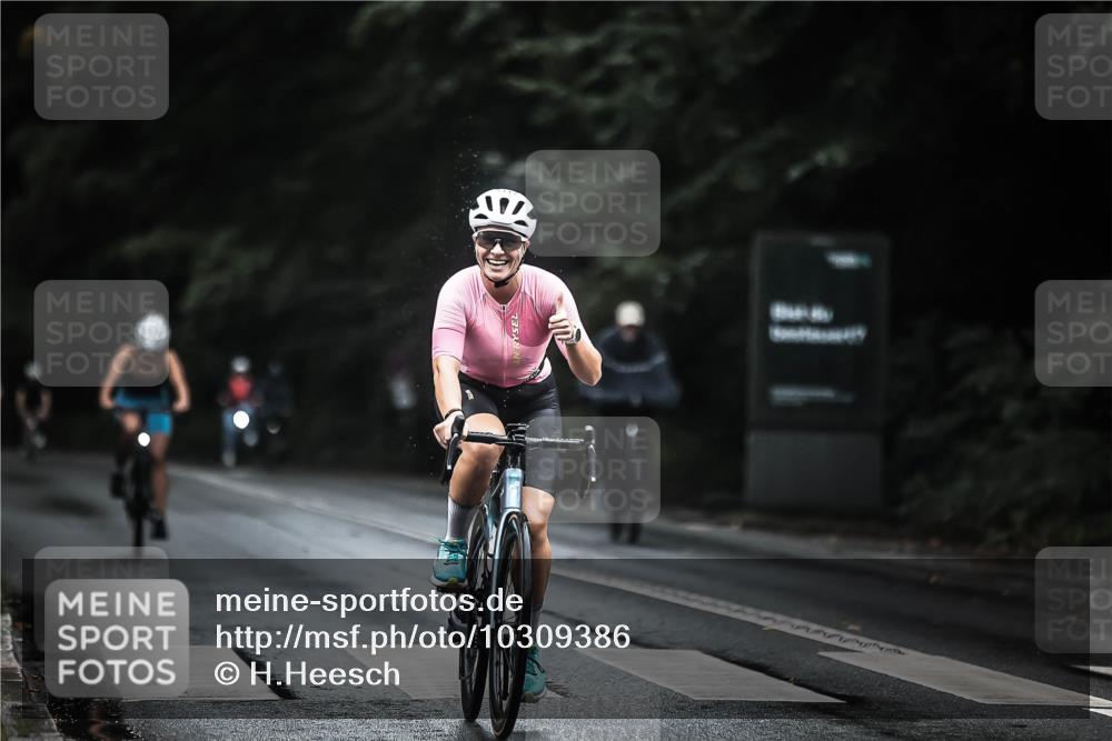 13.09.2026 - Stadtparktriathlon H.Heesch http://msf.ph/oto/10309386 13.09.2026 12:49:22 Radfahren 1145, 1151 meine-sportfotos.de