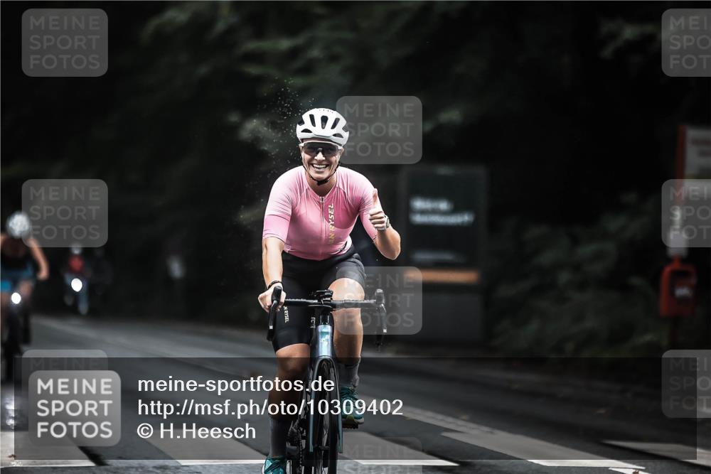 13.09.2026 - Stadtparktriathlon H.Heesch http://msf.ph/oto/10309402 13.09.2026 12:49:23 Radfahren 1145, 1151 meine-sportfotos.de