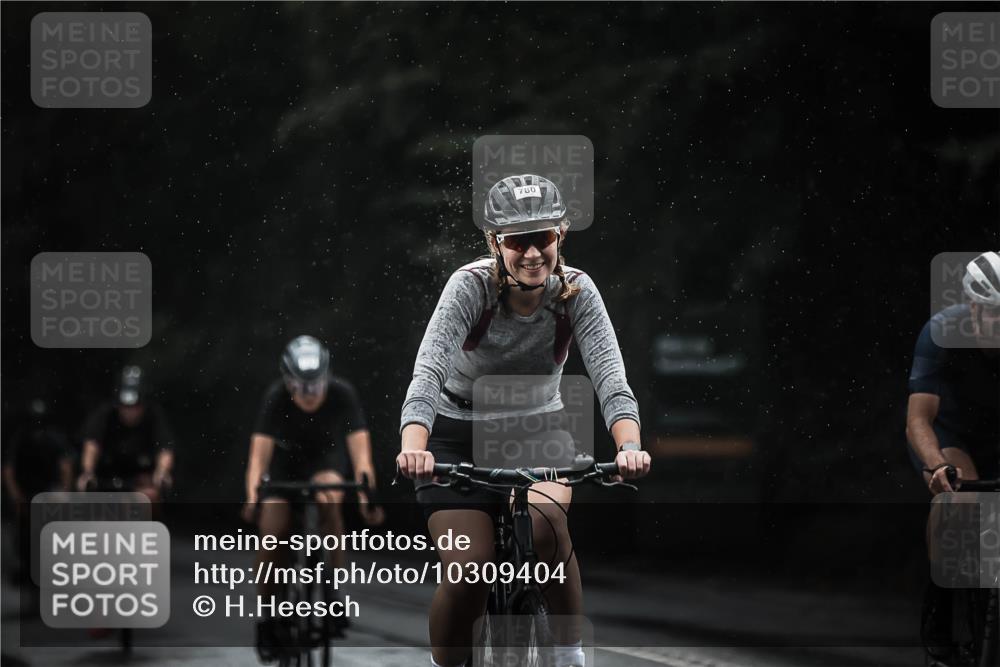 13.09.2026 - Stadtparktriathlon H.Heesch http://msf.ph/oto/10309404 13.09.2026 11:42:25 Radfahren 722, 778, 780, 821, 862, 867, 878, 879 meine-sportfotos.de
