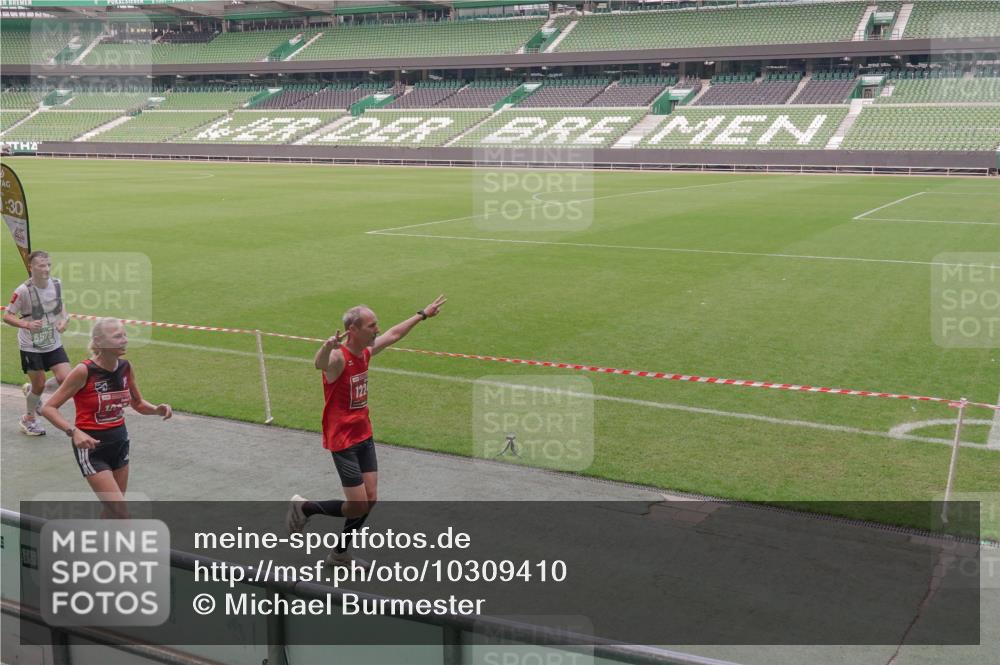 13.09.2026 - 21. swb-Marathon Bremen Michael Burmester http://msf.ph/oto/10309410 13.09.2026 12:42:48 Laufen im Stadion 439, 749, 819, 1009, 1223, 1224, 1411, 1562, 1619, 1667, 1712, 1745, 1822, 1850, 1862, 1879, 1921, 2094, 2207, 2651, 2683, 3251, 3368, 3584, 3624, 3688, 4096, 4847, 5199, 5316, 5663, 5672, 5828, 6198, 6264, 6359, 6579, 6929, 6991, 7141, 7950, 8311, 8383, 8394, 8689, 8749, 8994, 9120, 9153, 9200, 9233, 9533, 9849, 277, 453, 807, 901, 1248, 1320, 1323, 1472, 1576, 1587, 1717, 1751, 1911, 2141, 2352, 3080, 3606, 5160, 5163, 5912, 6112 meine-sportfotos.de