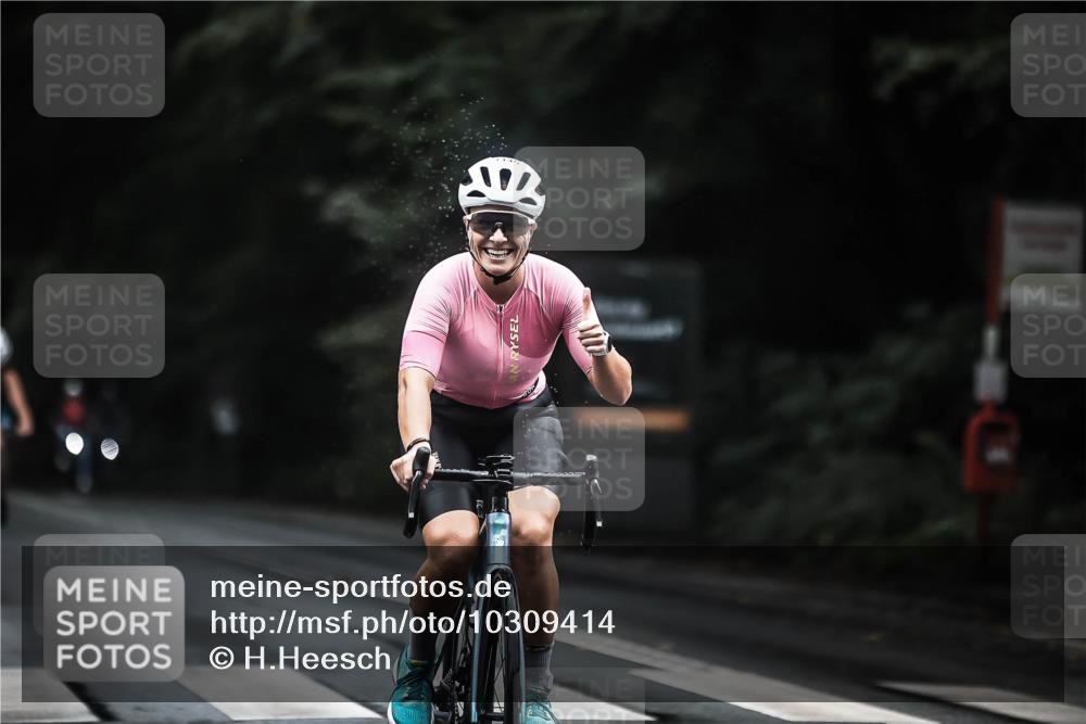 13.09.2026 - Stadtparktriathlon H.Heesch http://msf.ph/oto/10309414 13.09.2026 12:49:23 Radfahren 1145, 1151 meine-sportfotos.de