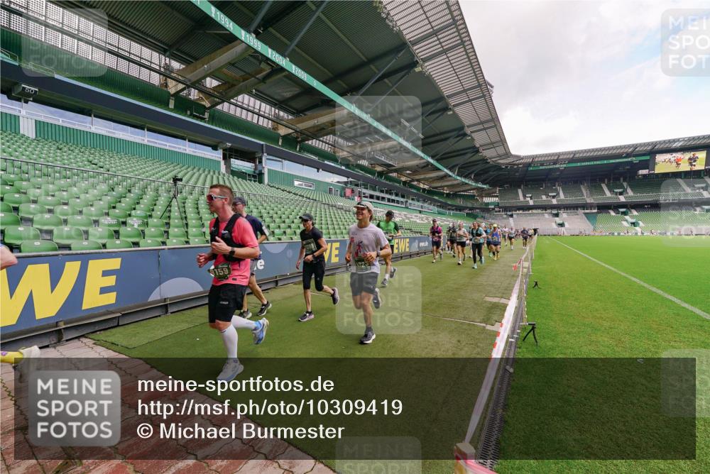 13.09.2026 - 21. swb-Marathon Bremen Michael Burmester http://msf.ph/oto/10309419 13.09.2026 13:05:53 Laufen im Stadion 109, 178, 217, 244, 287, 303, 323, 372, 394, 430, 454, 536, 565, 578, 613, 647, 784, 891, 900, 1073, 1083, 1205, 1239, 1243, 1274, 1307, 1308, 1365, 1373, 1380, 1437, 1456, 1533, 1574, 1581, 1627, 1656, 1687, 1780, 1823, 1848, 1909, 1914, 1932, 1941, 2023, 2076, 2089, 2126, 2241, 2244, 2265, 2275, 2301, 2310, 2355, 2356, 2393, 2430, 2452, 2464, 2602, 2723, 2742, 2764, 2867, 2902, 2910, 2919, 2957, 2959, 2985, 3030, 3055, 3217, 3278, 3320, 3343, 3419, 3444, 3485 meine-sportfotos.de