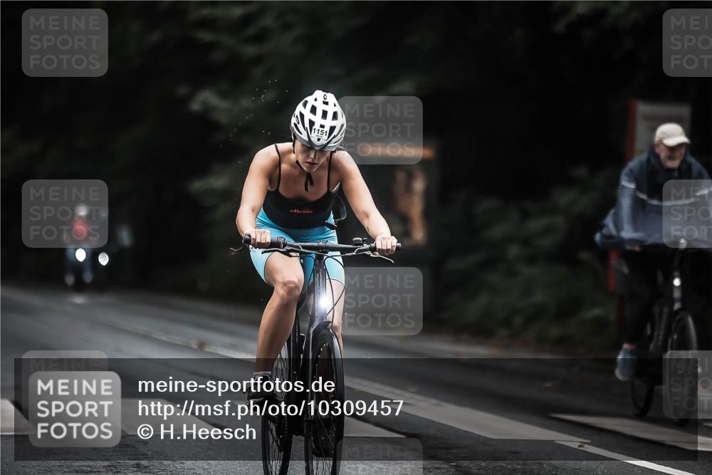 13.09.2026 - Stadtparktriathlon H.Heesch http://msf.ph/oto/10309457 13.09.2026 12:49:26 Radfahren 1145, 1151, 1196 meine-sportfotos.de