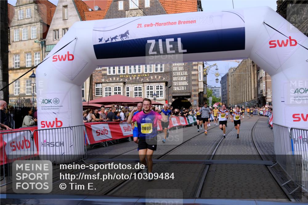 13.09.2026 - 21. swb-Marathon Bremen Tim E. http://msf.ph/oto/10309484 13.09.2026 10:52:44 Ziel 10761, 10812, 10958, 11350, 11604, 11605, 11610, 11669, 12319, 12361, 12439, 12533 meine-sportfotos.de