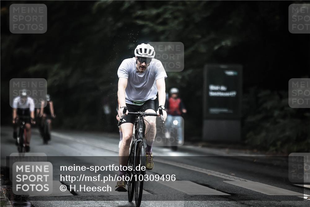 13.09.2026 - Stadtparktriathlon H.Heesch http://msf.ph/oto/10309496 13.09.2026 12:49:31 Radfahren 1147, 1151, 1184, 1196, 1244, 1284 meine-sportfotos.de