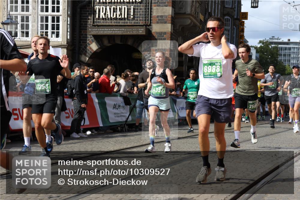 13.09.2026 - 21. swb-Marathon Bremen Strokosch-Dieckow http://msf.ph/oto/10309527 13.09.2026 13:30:33 Ziel 881, 1308, 1611, 1909, 1938, 2265, 2364, 2900, 4763, 5039, 5348, 5615, 6225, 6720, 6942, 6992, 6994, 7184, 7609, 7932, 7966, 8090, 8105, 8115, 8441, 8494, 9015, 9125, 9412, 9529, 800, 834, 1533, 1771, 1841, 1926, 1941, 2369, 2452, 2723, 2985, 4206, 4332, 4342, 4757, 4920, 5551, 5681, 5802, 5822, 6134, 6343, 6347, 6523, 7012, 7253, 7567, 7645, 9653, 9692, 9699, 9825, 13090 meine-sportfotos.de