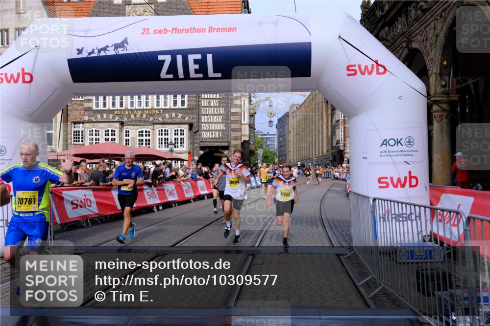 13.09.2026 - 21. swb-Marathon Bremen Tim E. http://msf.ph/oto/10309577 13.09.2026 10:52:45 Ziel 10761, 10812, 10958, 11109, 11350, 11604, 11605, 11610, 11669, 12319, 12361, 12439, 12533 meine-sportfotos.de