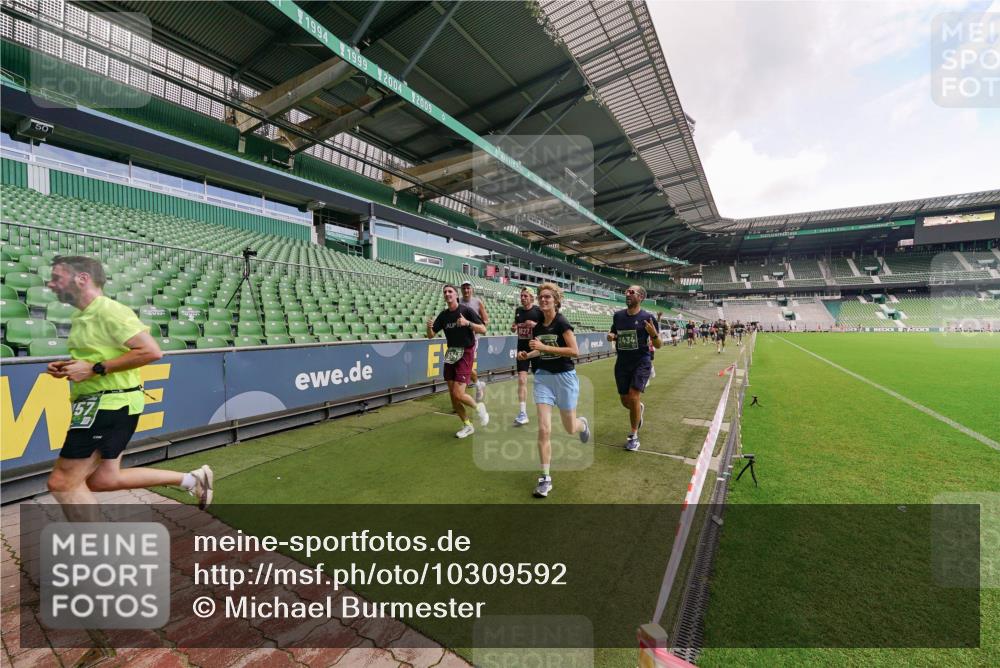 13.09.2026 - 21. swb-Marathon Bremen Michael Burmester http://msf.ph/oto/10309592 13.09.2026 13:06:17 Laufen im Stadion 109, 217, 244, 287, 303, 310, 323, 372, 394, 430, 454, 536, 578, 613, 647, 716, 784, 831, 891, 900, 922, 1073, 1083, 1205, 1243, 1274, 1307, 1308, 1365, 1369, 1380, 1437, 1533, 1545, 1574, 1581, 1627, 1656, 1780, 1823, 1848, 1871, 1909, 1914, 1932, 1941, 2023, 2076, 2089, 2090, 2126, 2241, 2244, 2265, 2275, 2301, 2310, 2355, 2356, 2393, 2440, 2464, 2602, 2699, 2707, 2721, 2723, 2742, 2764, 2818, 2902, 2959, 2985, 3030, 3055, 3278, 3320, 3343, 3444, 3485 meine-sportfotos.de