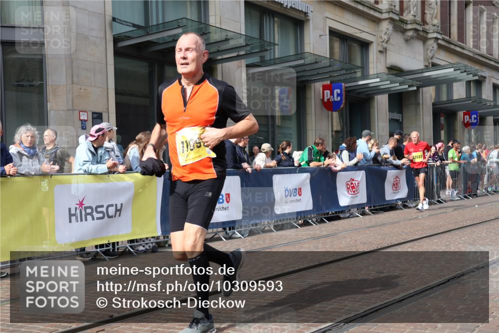 13.09.2026 - 21. swb-Marathon Bremen Strokosch-Dieckow http://msf.ph/oto/10309593 13.09.2026 10:54:44 Ziel 10555, 10646, 10901, 11001, 11620, 11631, 11860, 11889, 11908, 11976, 12201, 12313, 13592, 10067, 10146, 10410, 10589, 10608, 10631, 10704, 10765, 10884, 11039, 11040, 11174, 11389, 11569, 11593, 11874, 12038, 12265, 12328, 12467, 12519, 12800, 13526 meine-sportfotos.de