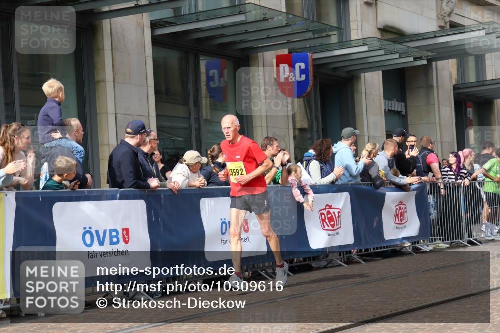 13.09.2026 - 21. swb-Marathon Bremen Strokosch-Dieckow http://msf.ph/oto/10309616 13.09.2026 10:54:46 Ziel 10555, 10646, 10901, 11001, 11014, 11620, 11631, 11860, 11889, 11908, 11910, 11976, 12201, 12313, 12549, 13592, 10067, 10146, 10410, 10589, 10608, 10704, 10765, 11039, 11040, 11174, 11389, 11569, 11593, 11874, 12038, 12265, 12328, 12467, 12519, 12800, 13526 meine-sportfotos.de