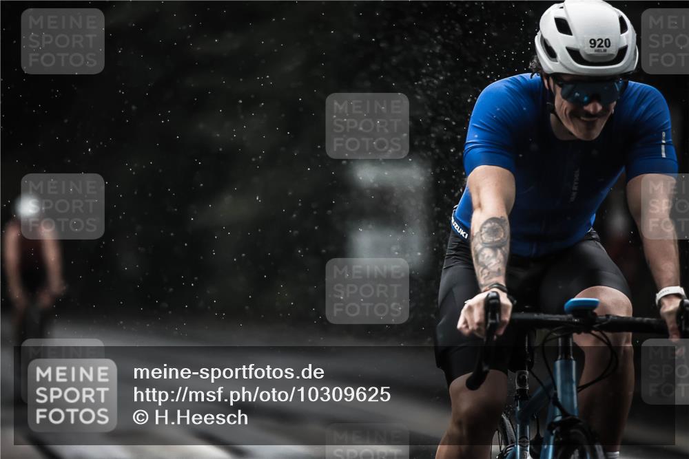 13.09.2026 - Stadtparktriathlon H.Heesch http://msf.ph/oto/10309625 13.09.2026 11:42:34 Radfahren 722, 821, 862, 878, 879, 920, 941 meine-sportfotos.de