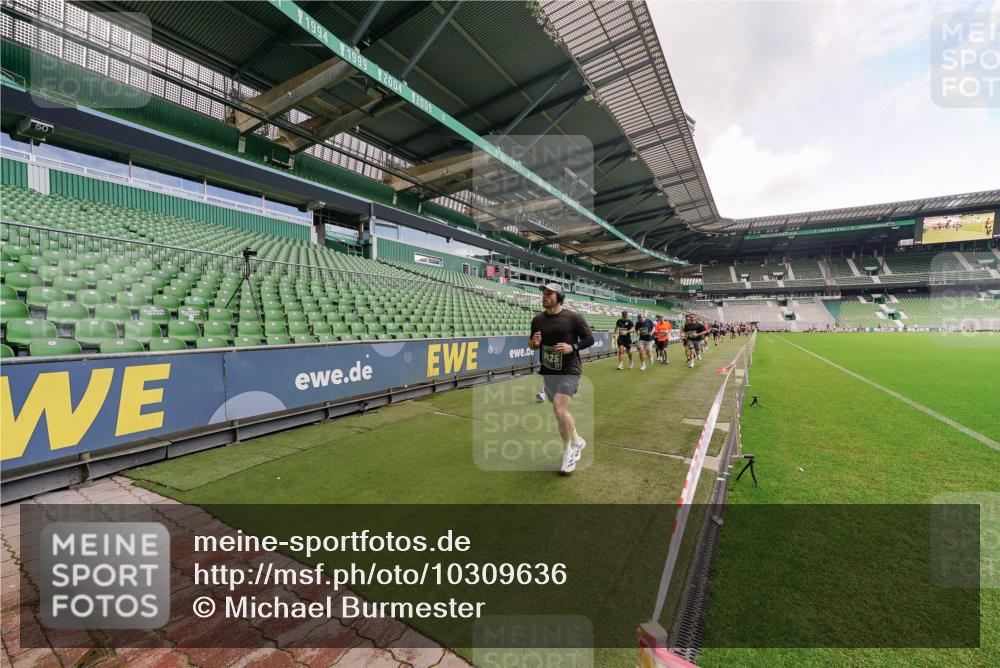 13.09.2026 - 21. swb-Marathon Bremen Michael Burmester http://msf.ph/oto/10309636 13.09.2026 13:06:24 Laufen im Stadion 109, 156, 217, 244, 287, 303, 310, 323, 372, 394, 430, 454, 536, 578, 613, 647, 716, 784, 831, 891, 900, 922, 1073, 1083, 1205, 1243, 1274, 1308, 1365, 1369, 1380, 1437, 1533, 1545, 1574, 1581, 1627, 1823, 1848, 1871, 1909, 1914, 1932, 1938, 2076, 2089, 2090, 2126, 2219, 2241, 2244, 2265, 2275, 2301, 2310, 2355, 2356, 2393, 2440, 2464, 2602, 2699, 2707, 2721, 2742, 2764, 2818, 2902, 2911, 2959, 2960, 2985, 3030, 3055, 3278, 3444, 3485 meine-sportfotos.de