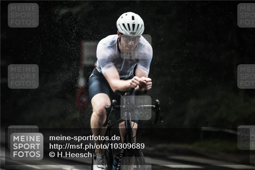 13.09.2026 - Stadtparktriathlon H.Heesch http://msf.ph/oto/10309689 13.09.2026 11:42:42 Radfahren 747, 892, 919, 941 meine-sportfotos.de