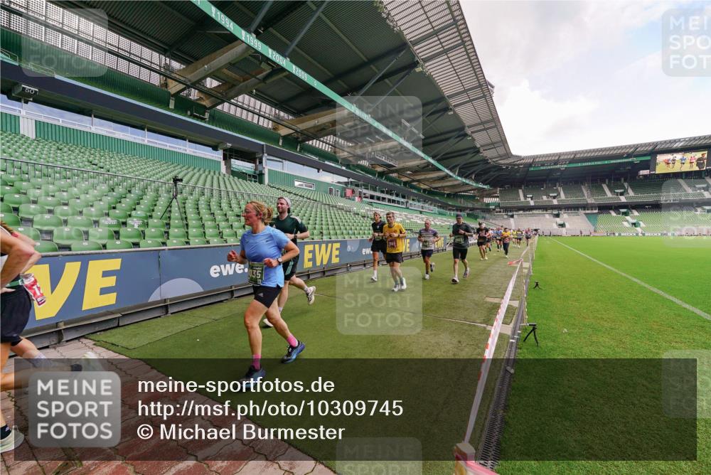 13.09.2026 - 21. swb-Marathon Bremen Michael Burmester http://msf.ph/oto/10309745 13.09.2026 13:06:39 Laufen im Stadion 109, 132, 156, 217, 244, 287, 303, 310, 323, 372, 394, 430, 454, 578, 607, 613, 647, 716, 784, 831, 834, 846, 891, 900, 922, 1073, 1083, 1189, 1205, 1243, 1274, 1308, 1365, 1369, 1380, 1387, 1437, 1533, 1545, 1574, 1581, 1600, 1823, 1841, 1848, 1871, 1909, 1926, 1938, 2070, 2076, 2090, 2219, 2241, 2244, 2265, 2275, 2301, 2310, 2318, 2355, 2356, 2393, 2440, 2464, 2699, 2707, 2721, 2731, 2755, 2764, 2818, 2902, 2911, 2960, 2985, 3030, 3055, 3278, 3444, 3485 meine-sportfotos.de