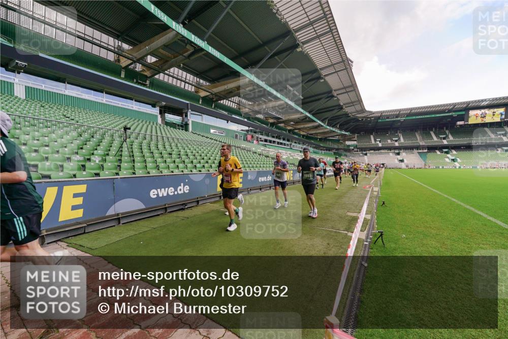 13.09.2026 - 21. swb-Marathon Bremen Michael Burmester http://msf.ph/oto/10309752 13.09.2026 13:06:40 Laufen im Stadion 109, 132, 156, 217, 244, 287, 303, 310, 323, 372, 394, 430, 454, 578, 607, 613, 647, 716, 784, 831, 834, 846, 891, 900, 922, 1073, 1083, 1189, 1205, 1243, 1274, 1308, 1365, 1369, 1380, 1387, 1437, 1533, 1545, 1574, 1581, 1600, 1823, 1841, 1848, 1871, 1909, 1926, 1938, 2070, 2076, 2090, 2219, 2241, 2244, 2265, 2275, 2301, 2310, 2318, 2355, 2356, 2393, 2440, 2464, 2699, 2707, 2721, 2731, 2755, 2818, 2902, 2911, 2960, 3030, 3055, 3278, 3444, 3485 meine-sportfotos.de