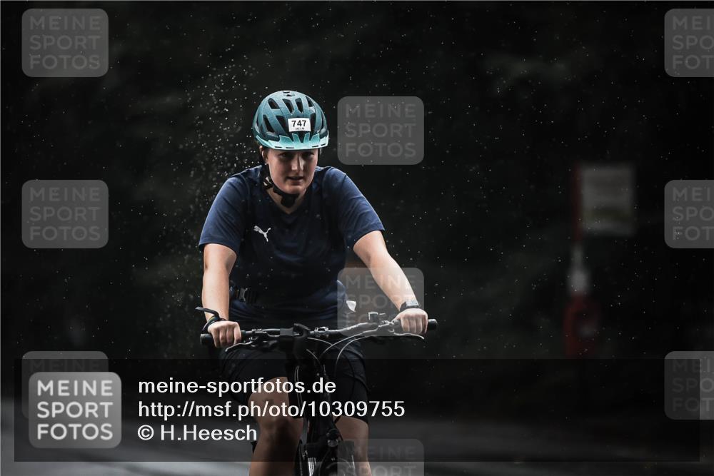 13.09.2026 - Stadtparktriathlon H.Heesch http://msf.ph/oto/10309755 13.09.2026 11:42:46 Radfahren 747, 892, 919 meine-sportfotos.de