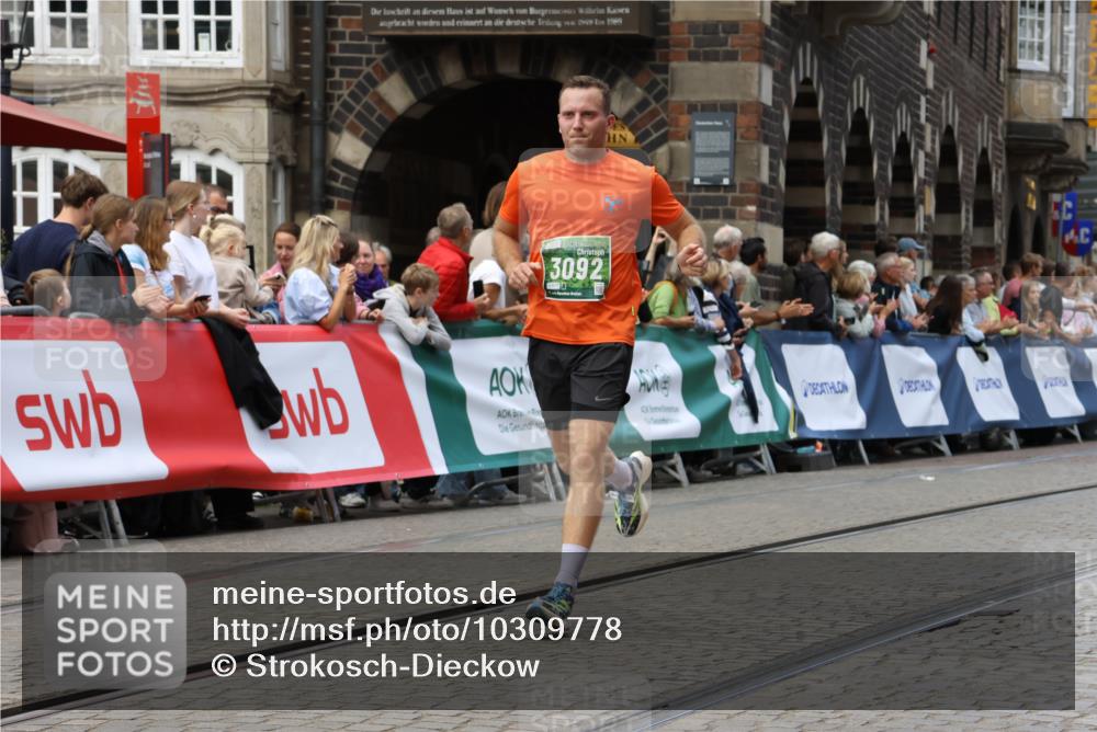 13.09.2026 - 21. swb-Marathon Bremen Strokosch-Dieckow http://msf.ph/oto/10309778 13.09.2026 13:03:34 Ziel 7206, 7478, 8028, 8756, 9200, 1090, 1587, 5024, 5143, 5719, 6973, 8096 meine-sportfotos.de