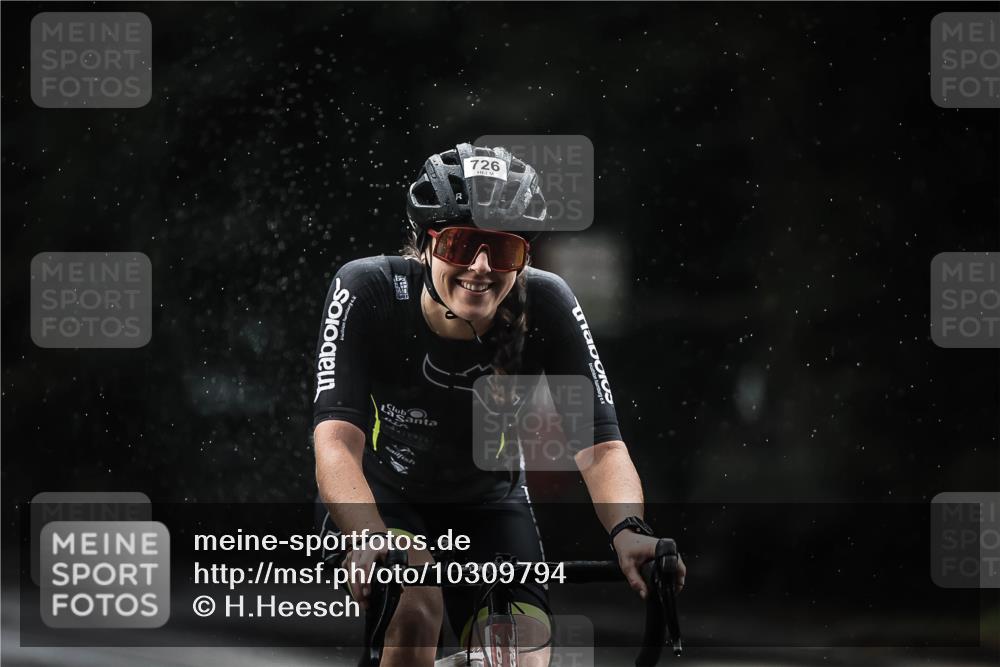 13.09.2026 - Stadtparktriathlon H.Heesch http://msf.ph/oto/10309794 13.09.2026 11:42:57 Radfahren 726, 729, 822 meine-sportfotos.de