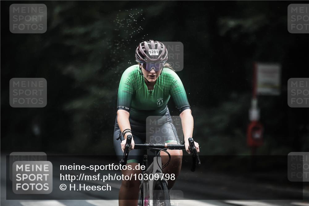 13.09.2026 - Stadtparktriathlon H.Heesch http://msf.ph/oto/10309798 13.09.2026 12:49:47 Radfahren 1070, 1085, 1161, 1281 meine-sportfotos.de