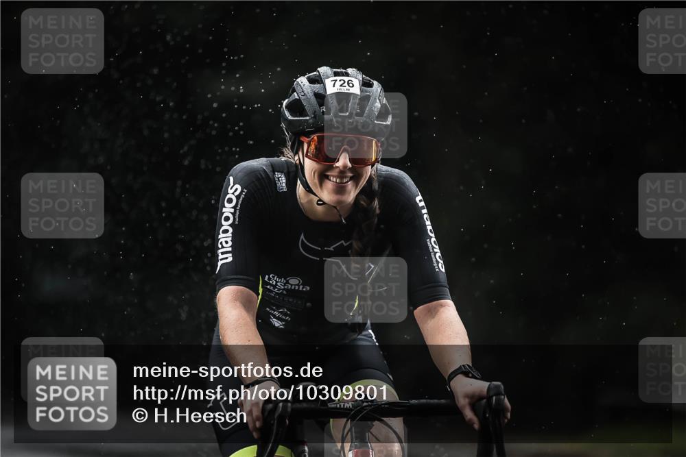 13.09.2026 - Stadtparktriathlon H.Heesch http://msf.ph/oto/10309801 13.09.2026 11:42:57 Radfahren 726, 729, 822 meine-sportfotos.de