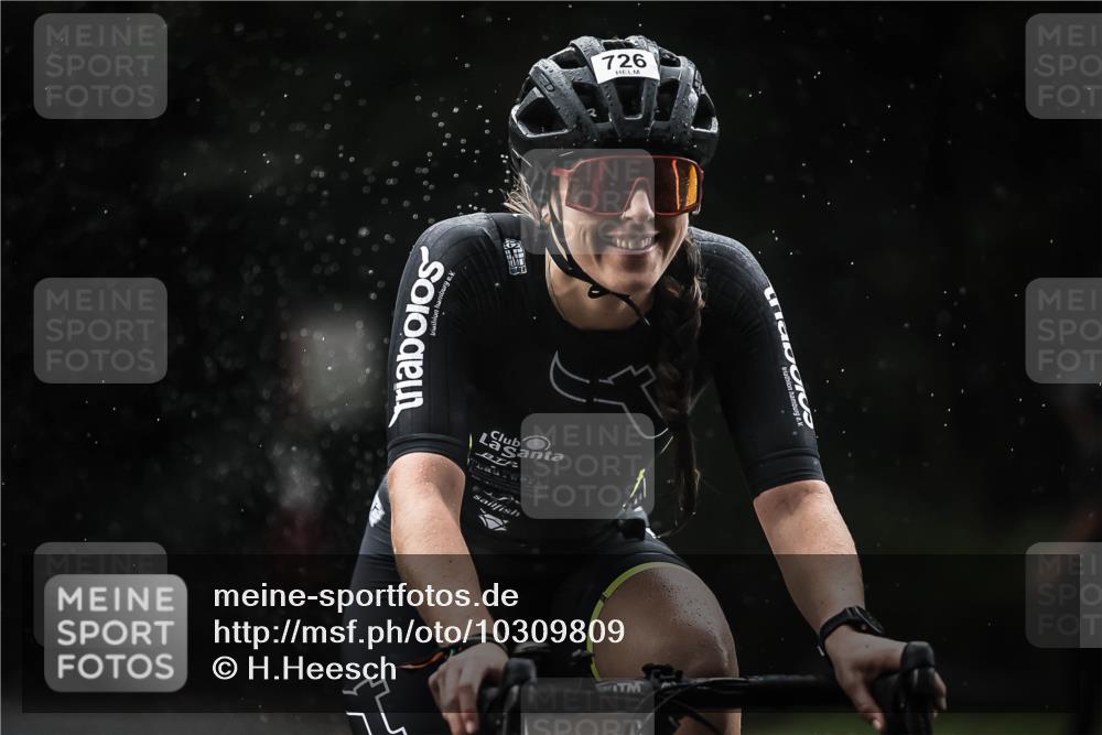 13.09.2026 - Stadtparktriathlon H.Heesch http://msf.ph/oto/10309809 13.09.2026 11:42:57 Radfahren 726, 729, 822 meine-sportfotos.de