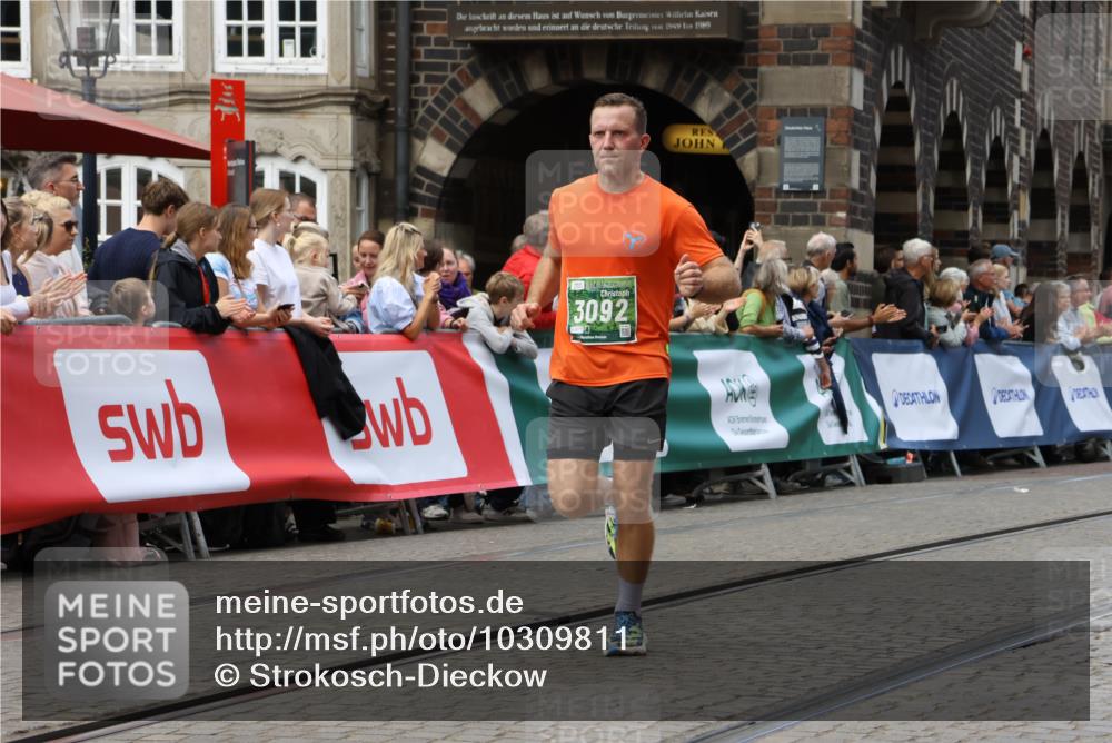 13.09.2026 - 21. swb-Marathon Bremen Strokosch-Dieckow http://msf.ph/oto/10309811 13.09.2026 13:03:34 Ziel 7206, 7478, 8028, 8756, 9200, 1090, 1587, 5024, 5143, 5719, 6973, 8096 meine-sportfotos.de