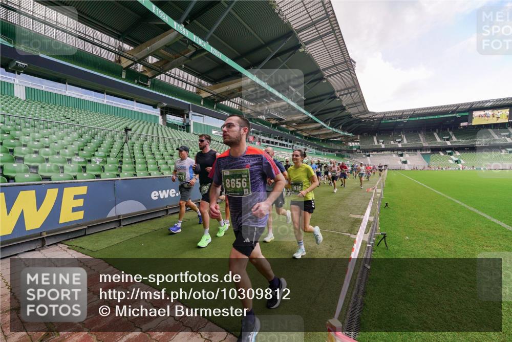 13.09.2026 - 21. swb-Marathon Bremen Michael Burmester http://msf.ph/oto/10309812 13.09.2026 13:06:49 Laufen im Stadion 109, 132, 156, 217, 244, 287, 303, 310, 372, 394, 430, 454, 489, 578, 607, 613, 682, 716, 784, 831, 834, 846, 891, 900, 922, 1083, 1173, 1189, 1205, 1274, 1365, 1369, 1380, 1387, 1437, 1532, 1533, 1545, 1574, 1581, 1600, 1823, 1841, 1848, 1854, 1871, 1909, 1926, 1938, 2070, 2076, 2090, 2219, 2244, 2265, 2275, 2283, 2310, 2318, 2355, 2356, 2393, 2440, 2464, 2699, 2707, 2721, 2731, 2755, 2818, 2902, 2911, 2949, 2960, 3055, 3444, 3485 meine-sportfotos.de