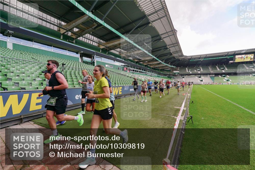 13.09.2026 - 21. swb-Marathon Bremen Michael Burmester http://msf.ph/oto/10309819 13.09.2026 13:06:49 Laufen im Stadion 109, 132, 156, 217, 244, 287, 303, 310, 372, 394, 430, 454, 489, 578, 607, 613, 682, 716, 784, 831, 834, 846, 891, 900, 922, 1083, 1173, 1189, 1205, 1274, 1365, 1369, 1380, 1387, 1437, 1532, 1533, 1545, 1574, 1581, 1600, 1823, 1841, 1848, 1854, 1871, 1909, 1926, 1938, 2070, 2076, 2090, 2219, 2244, 2265, 2275, 2283, 2310, 2318, 2355, 2356, 2393, 2440, 2464, 2699, 2707, 2721, 2731, 2755, 2818, 2902, 2911, 2949, 2960, 3055, 3444, 3485 meine-sportfotos.de