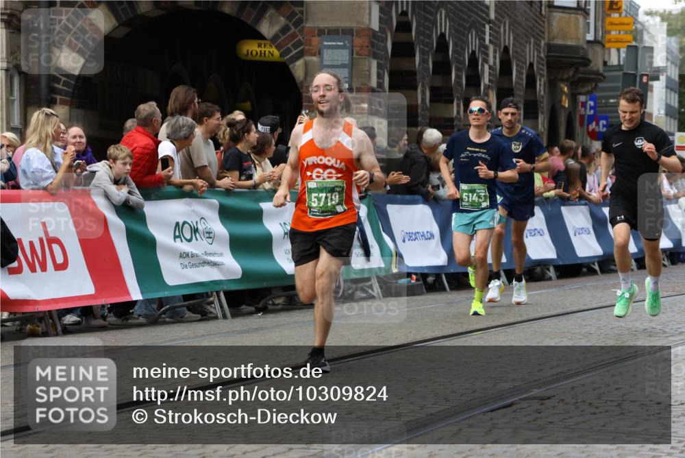 13.09.2026 - 21. swb-Marathon Bremen Strokosch-Dieckow http://msf.ph/oto/10309824 13.09.2026 13:03:37 Ziel 1372, 7206, 7478, 7715, 8028, 1090, 1587, 2889, 5143, 6973, 8096 meine-sportfotos.de