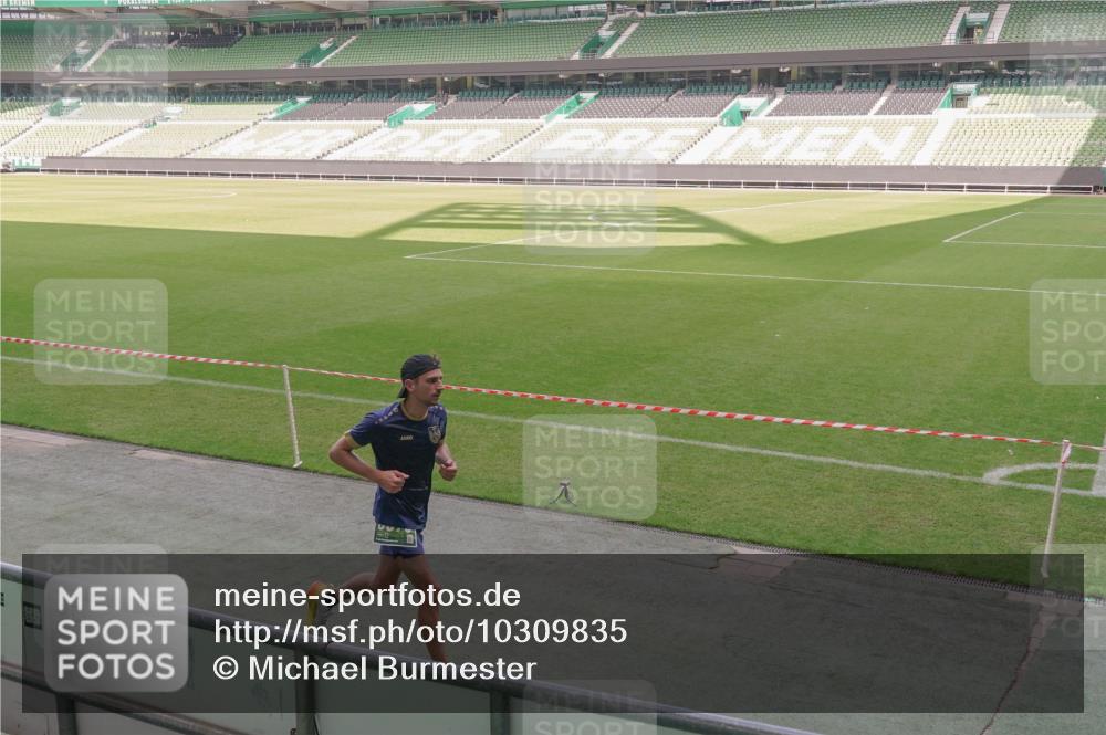 13.09.2026 - 21. swb-Marathon Bremen Michael Burmester http://msf.ph/oto/10309835 13.09.2026 12:43:42 Laufen im Stadion 439, 623, 678, 681, 749, 819, 969, 1009, 1223, 1224, 1335, 1372, 1498, 1562, 1619, 1696, 1712, 1745, 1770, 1879, 1921, 2098, 2207, 2651, 2683, 3251, 3368, 3500, 3584, 3688, 4096, 4118, 4328, 4739, 4847, 4904, 5143, 5199, 5316, 5369, 5601, 5663, 5776, 5828, 6359, 6579, 6973, 7015, 7170, 7841, 7950, 8028, 8311, 8383, 8689, 8749, 8850, 8994, 9120, 9137, 9153, 9200, 9233, 9533, 9849, 13063, 13237, 126, 371, 453, 603, 640, 650, 671, 735, 744, 807, 862, 912, 957, 1136, 1336 meine-sportfotos.de
