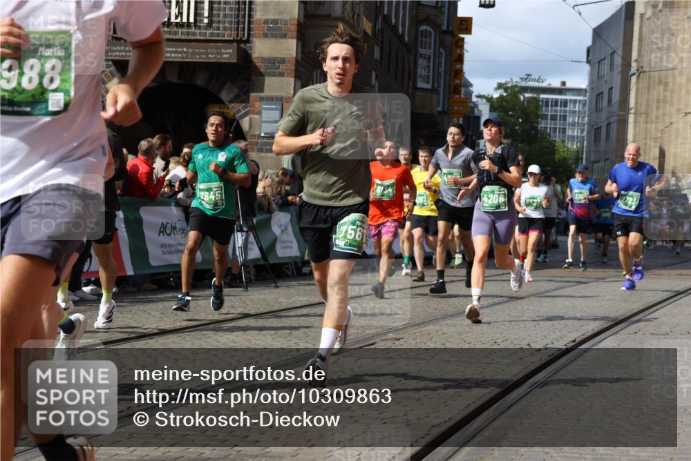 13.09.2026 - 21. swb-Marathon Bremen Strokosch-Dieckow http://msf.ph/oto/10309863 13.09.2026 13:30:34 Ziel 881, 1308, 1909, 1938, 2265, 2364, 2900, 4763, 5039, 5615, 6225, 6720, 6942, 6992, 6994, 7184, 7609, 7932, 7966, 8090, 8105, 8115, 8314, 8441, 8494, 9015, 9125, 9412, 9529, 800, 834, 1533, 1771, 1841, 1926, 1941, 2369, 2452, 2723, 2985, 4206, 4342, 4757, 4920, 5681, 5802, 5822, 5900, 6134, 6343, 6523, 7012, 7645, 9653, 9692, 9699, 9825, 13090 meine-sportfotos.de