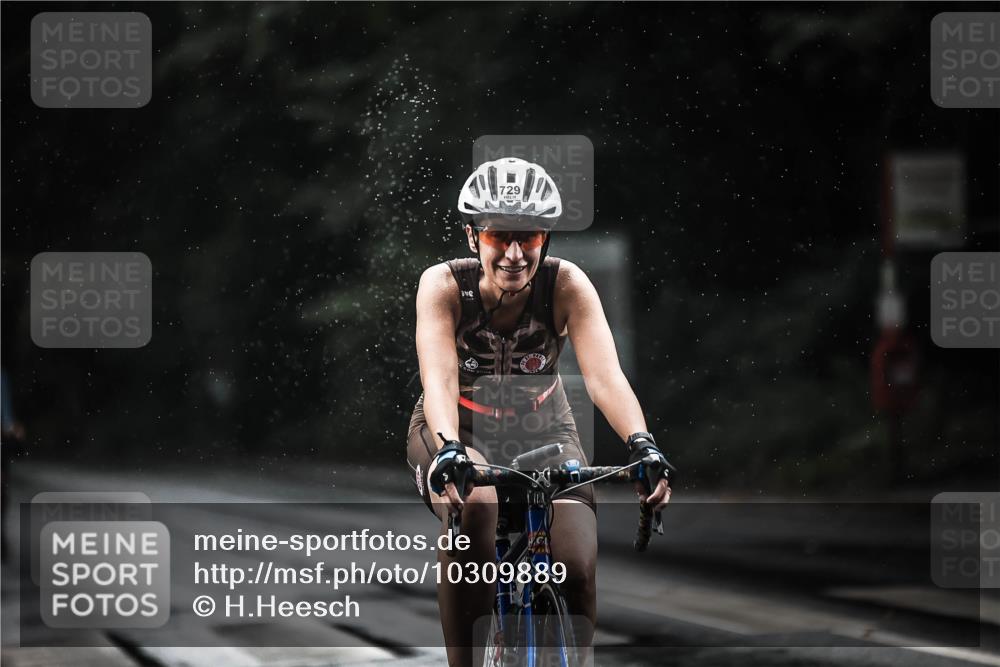 13.09.2026 - Stadtparktriathlon H.Heesch http://msf.ph/oto/10309889 13.09.2026 11:43:03 Radfahren 729, 758, 822, 908, 916, 924 meine-sportfotos.de