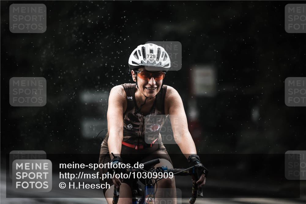 13.09.2026 - Stadtparktriathlon H.Heesch http://msf.ph/oto/10309909 13.09.2026 11:43:03 Radfahren 729, 758, 822, 908, 916, 924 meine-sportfotos.de