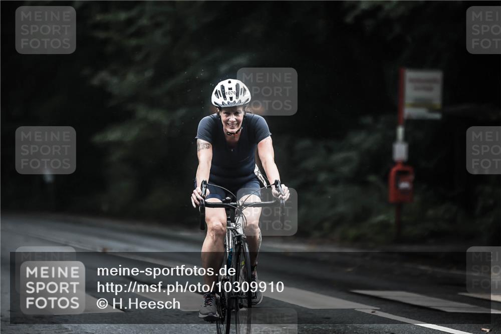 13.09.2026 - Stadtparktriathlon H.Heesch http://msf.ph/oto/10309910 13.09.2026 12:49:53 Radfahren 1070, 1085, 1089, 1300 meine-sportfotos.de