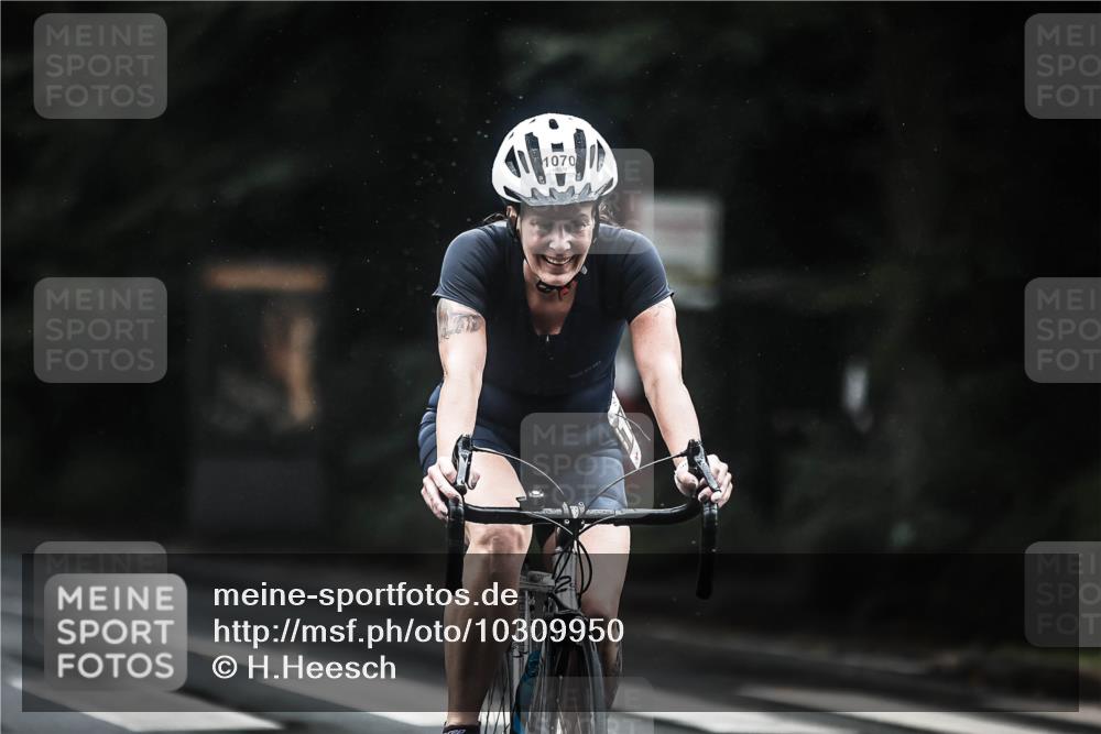 13.09.2026 - Stadtparktriathlon H.Heesch http://msf.ph/oto/10309950 13.09.2026 12:49:53 Radfahren 1070, 1085, 1089, 1300 meine-sportfotos.de