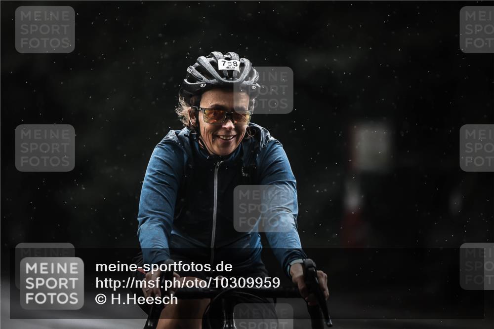 13.09.2026 - Stadtparktriathlon H.Heesch http://msf.ph/oto/10309959 13.09.2026 11:43:06 Radfahren 729, 758, 822, 908, 916, 924 meine-sportfotos.de