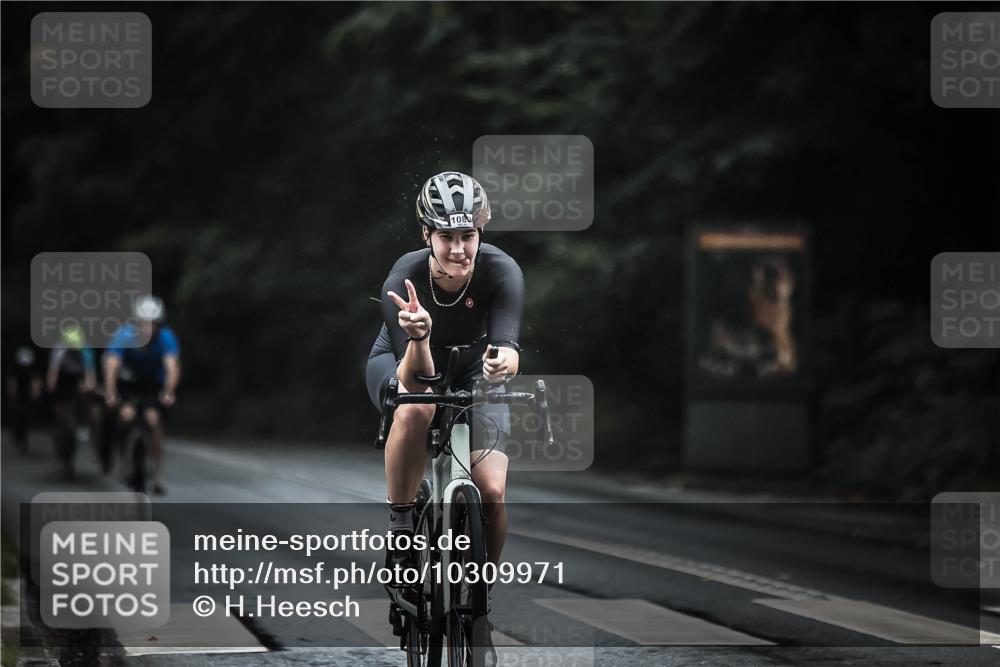 13.09.2026 - Stadtparktriathlon H.Heesch http://msf.ph/oto/10309971 13.09.2026 12:49:56 Radfahren 1070, 1085, 1089, 1177, 1210, 1300 meine-sportfotos.de